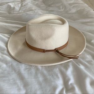 Altard state cream hat